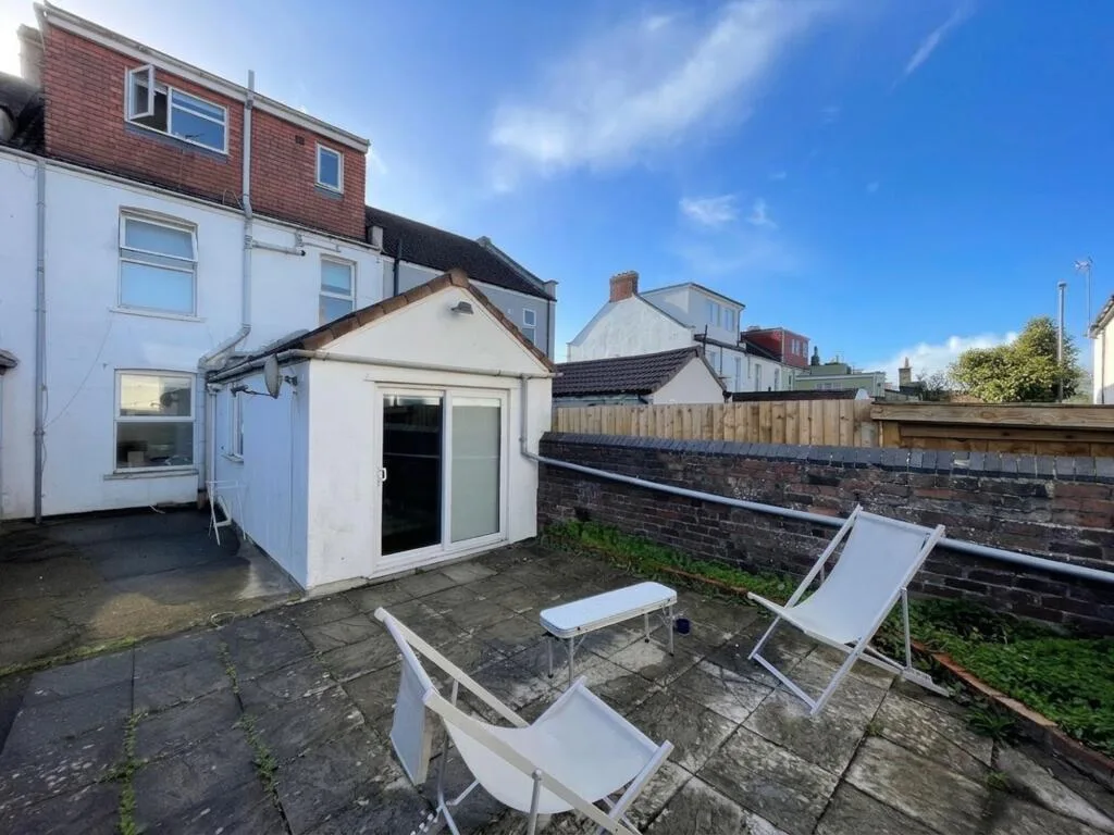 6 bedroom terraced house for rent