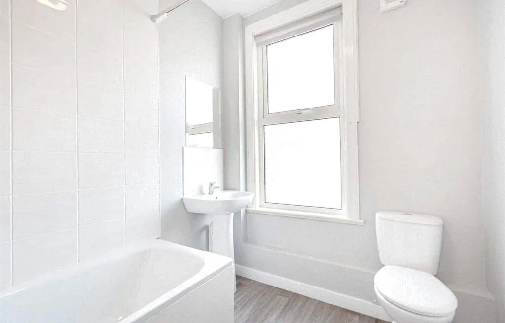 6 bedroom terraced house for rent