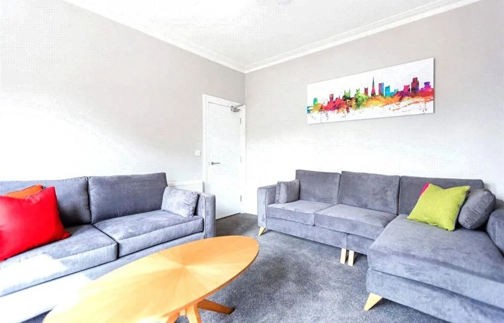 6 bedroom terraced house for rent