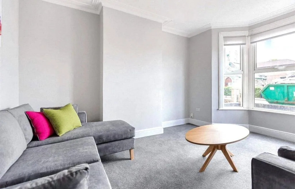 6 bedroom terraced house for rent