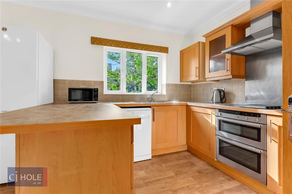 6 bedroom town house for rent