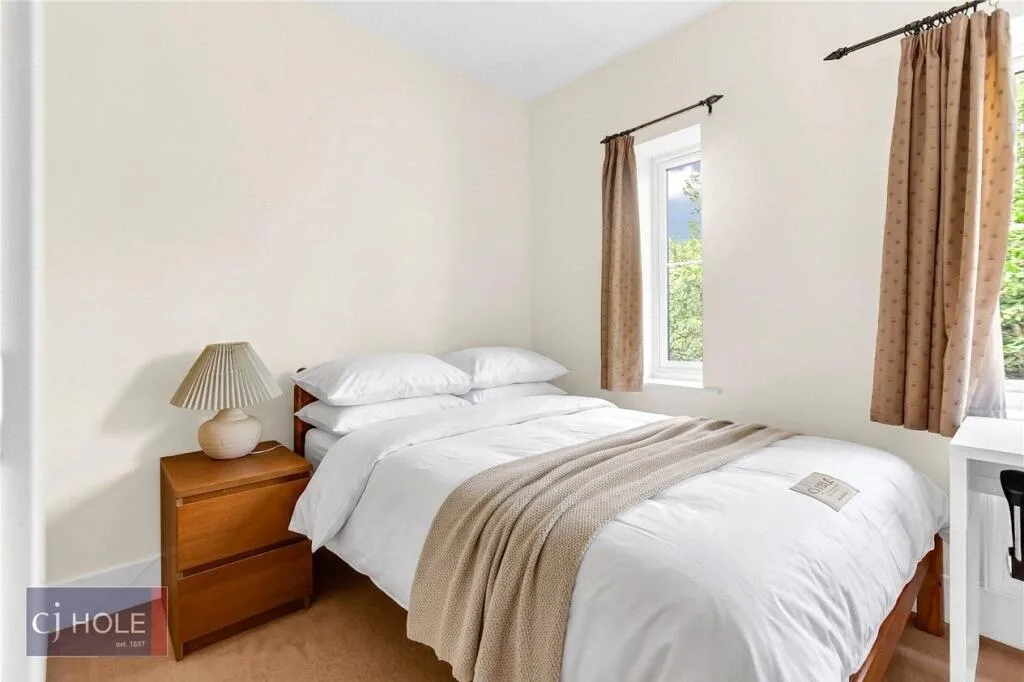 6 bedroom town house for rent