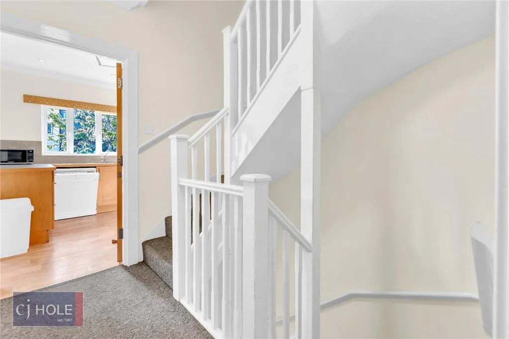 6 bedroom town house for rent