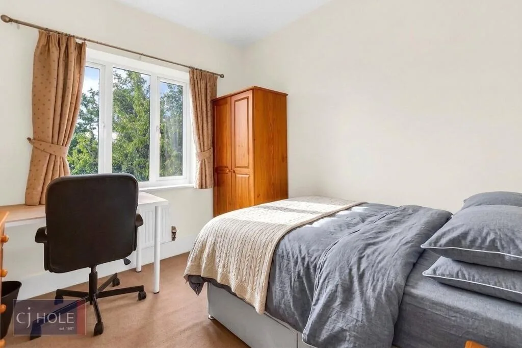 6 bedroom town house for rent