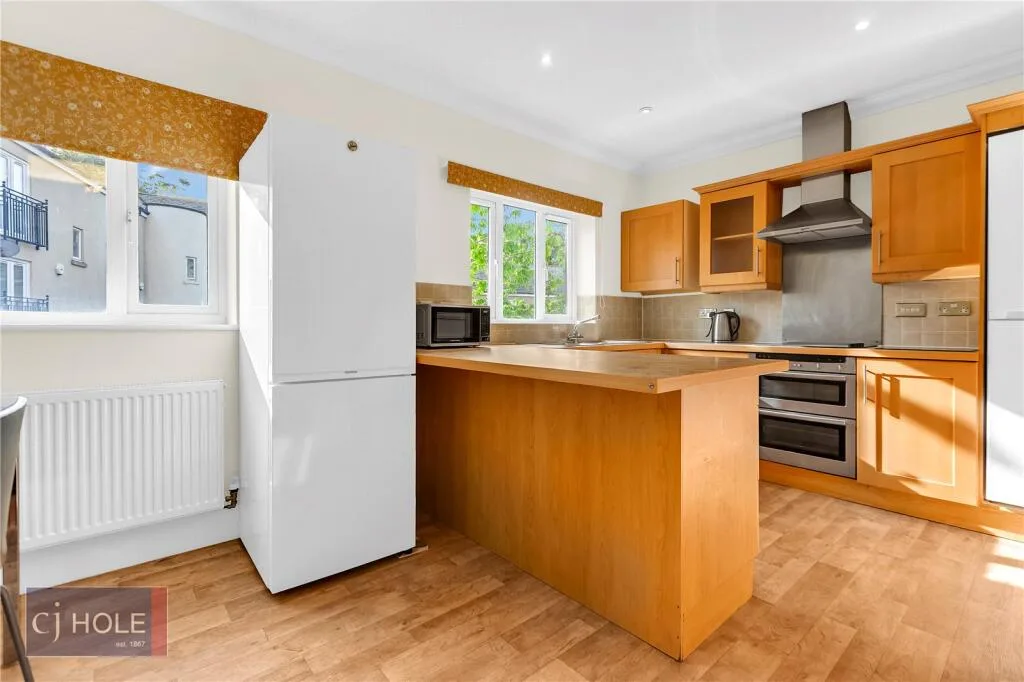 6 bedroom town house for rent