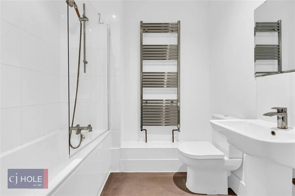 6 bedroom town house for rent