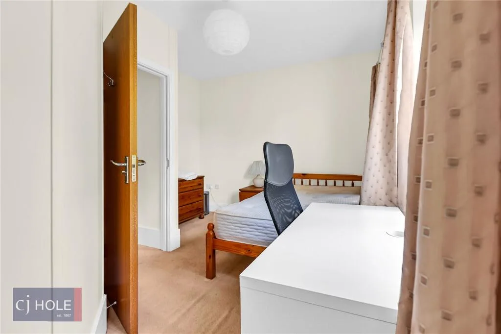 6 bedroom town house for rent