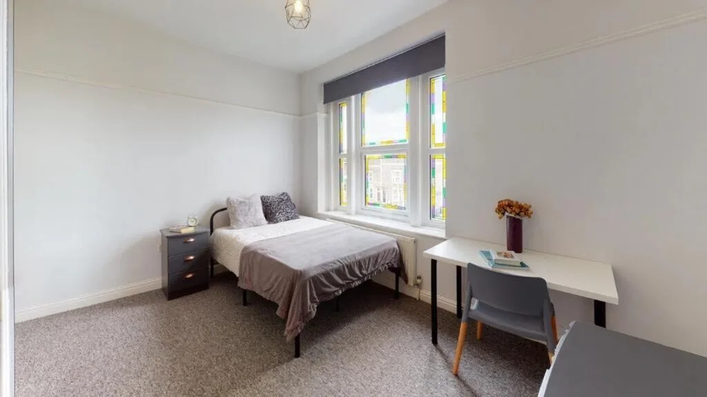 6 bedroom maisonette for rent