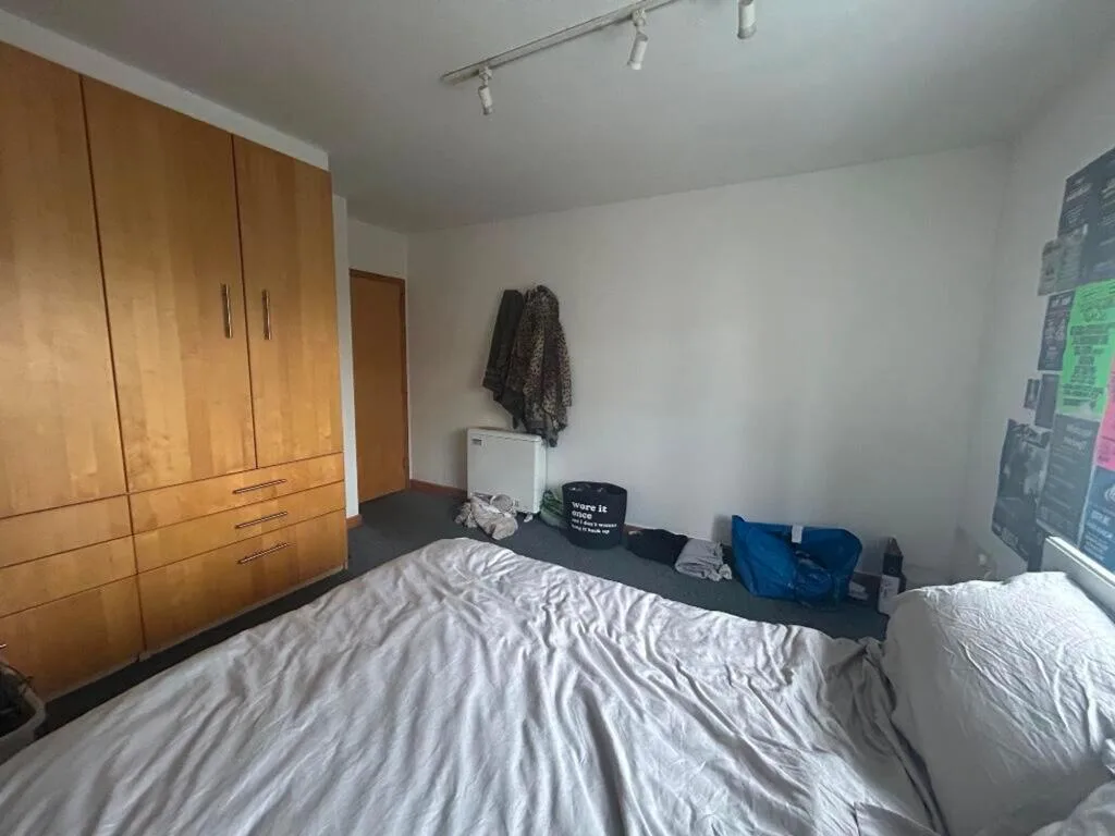4 bedroom end of terrace house for rent