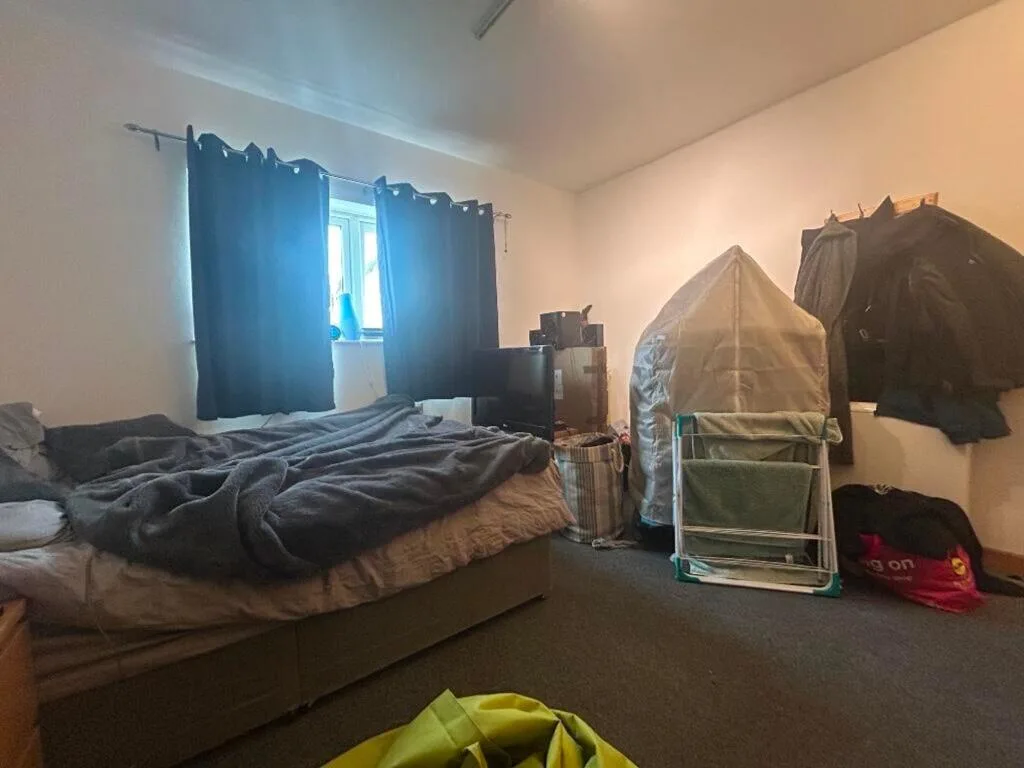 4 bedroom end of terrace house for rent