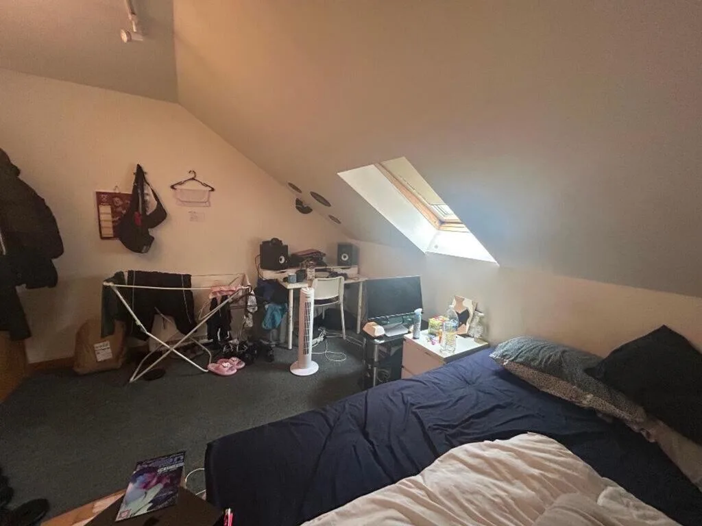 4 bedroom end of terrace house for rent