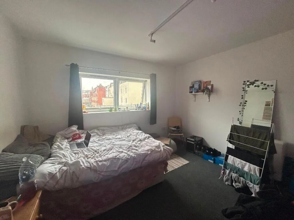 4 bedroom end of terrace house for rent
