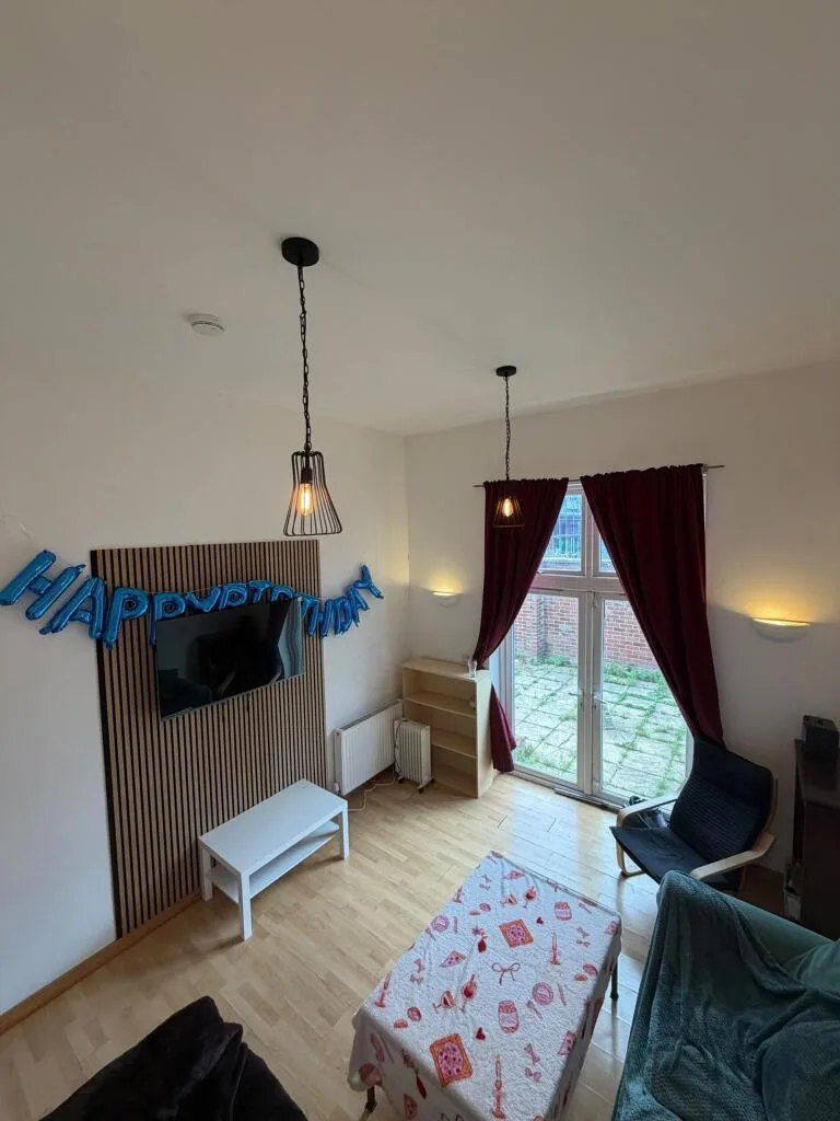 4 bedroom end of terrace house for rent