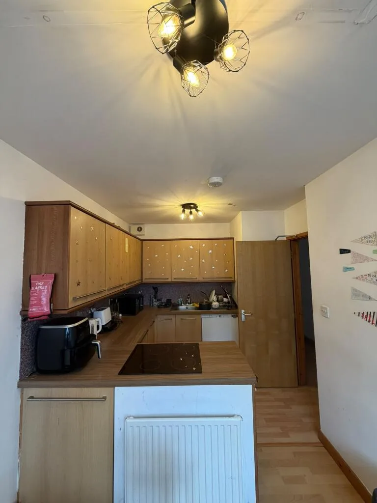 4 bedroom end of terrace house for rent
