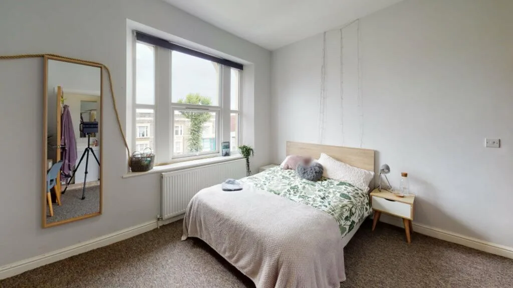 6 bedroom maisonette for rent