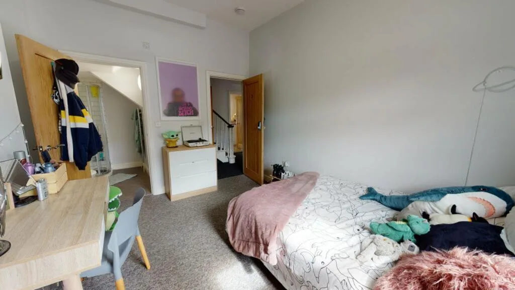 6 bedroom maisonette for rent