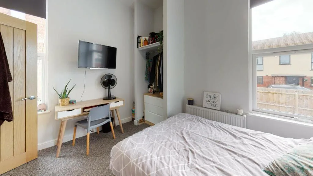 6 bedroom maisonette for rent