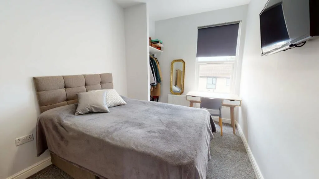 6 bedroom maisonette for rent