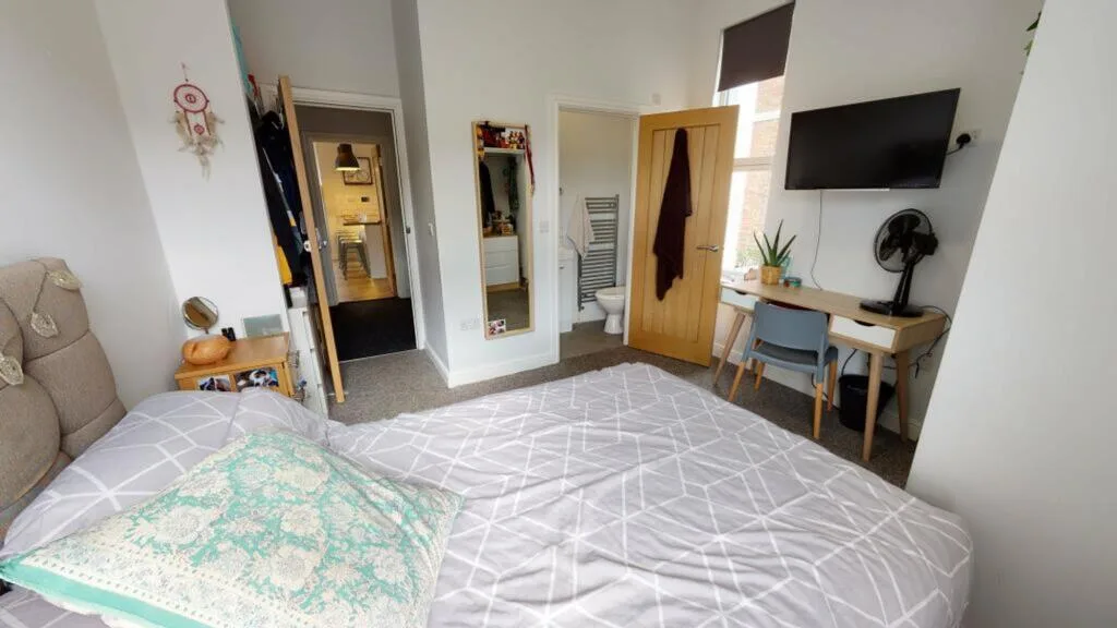 6 bedroom maisonette for rent
