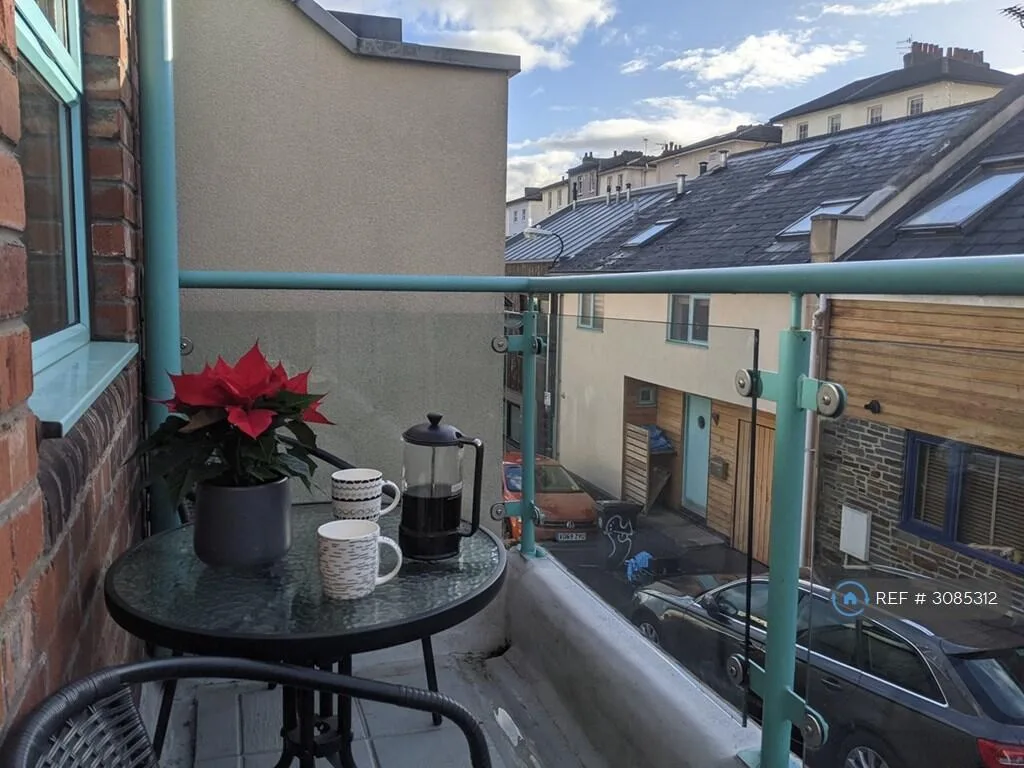 2 bedroom detached house for rent