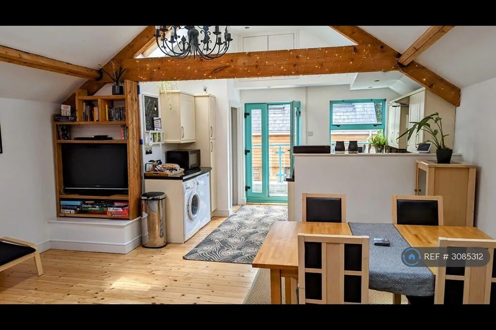 2 bedroom detached house for rent