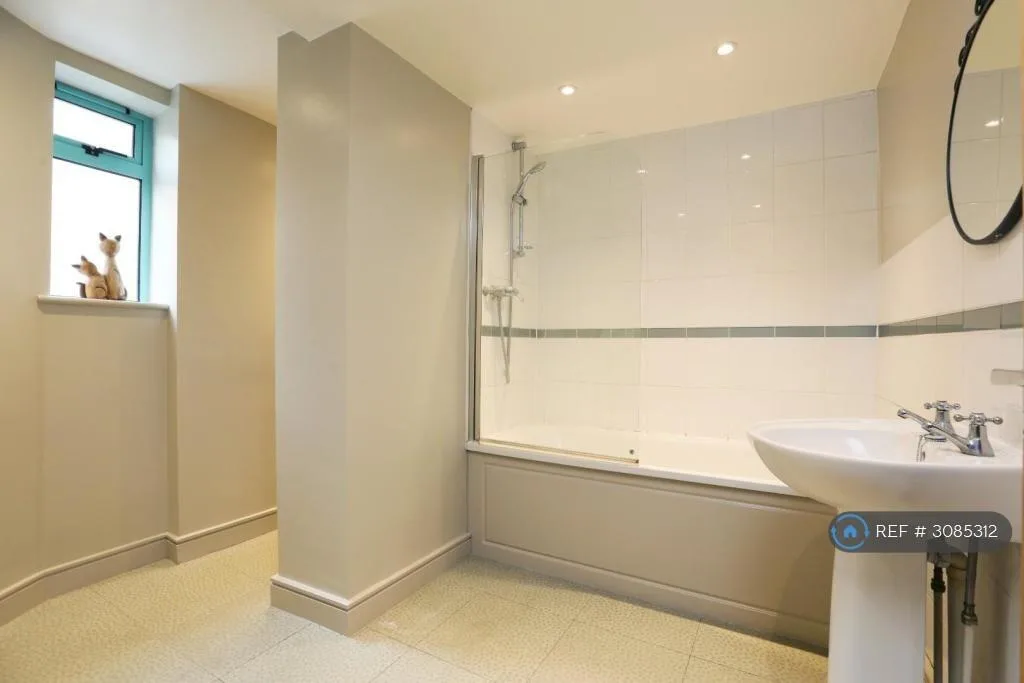2 bedroom detached house for rent