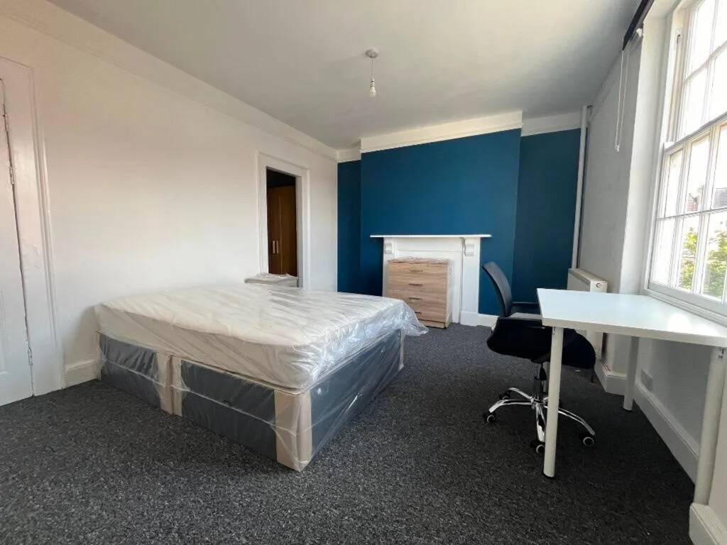 4 bedroom flat for rent