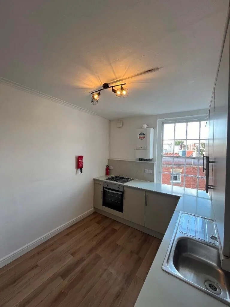 4 bedroom flat for rent