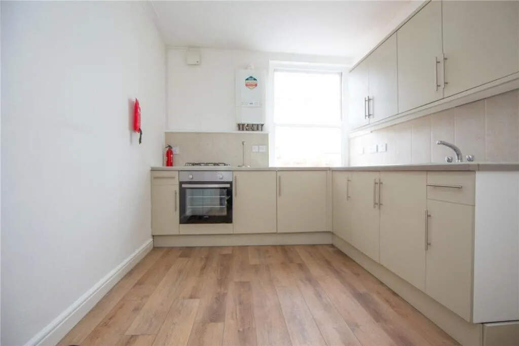 4 bedroom flat for rent