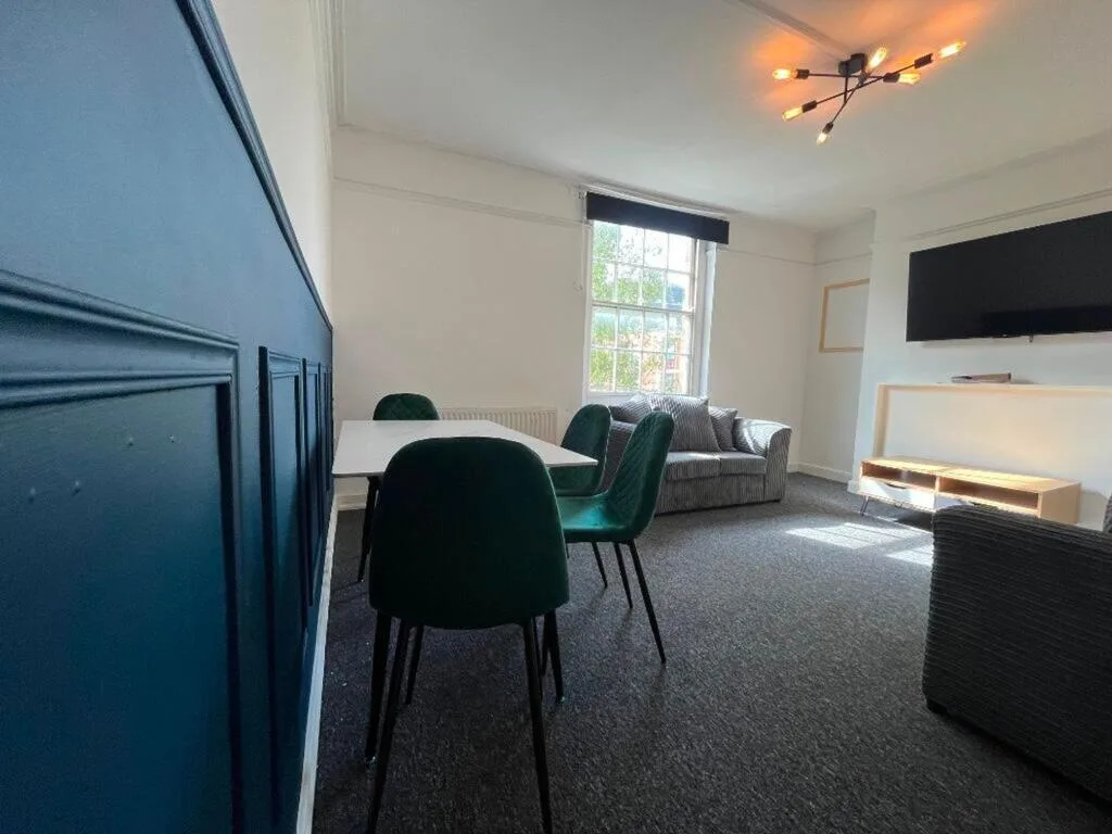 4 bedroom flat for rent