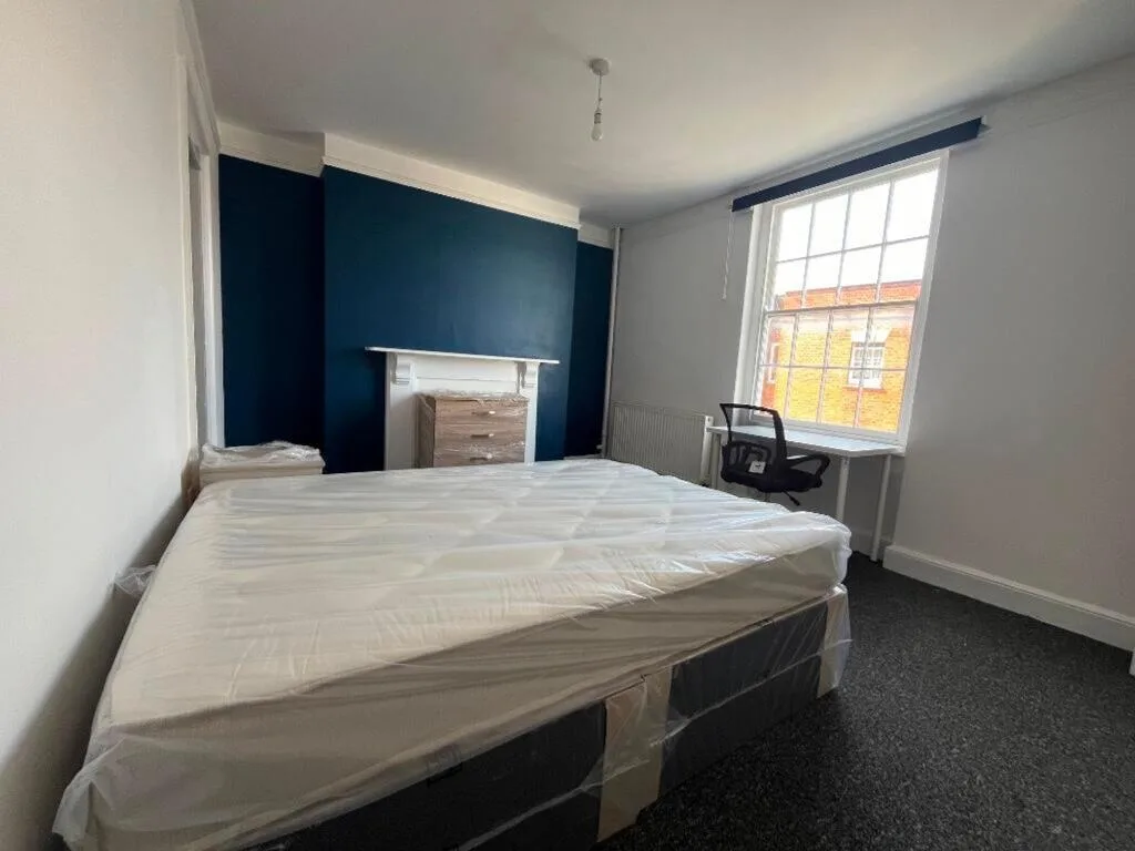 4 bedroom flat for rent
