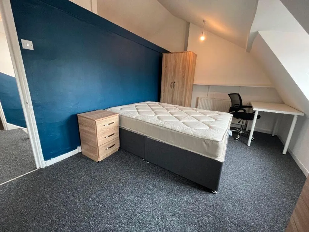 4 bedroom flat for rent