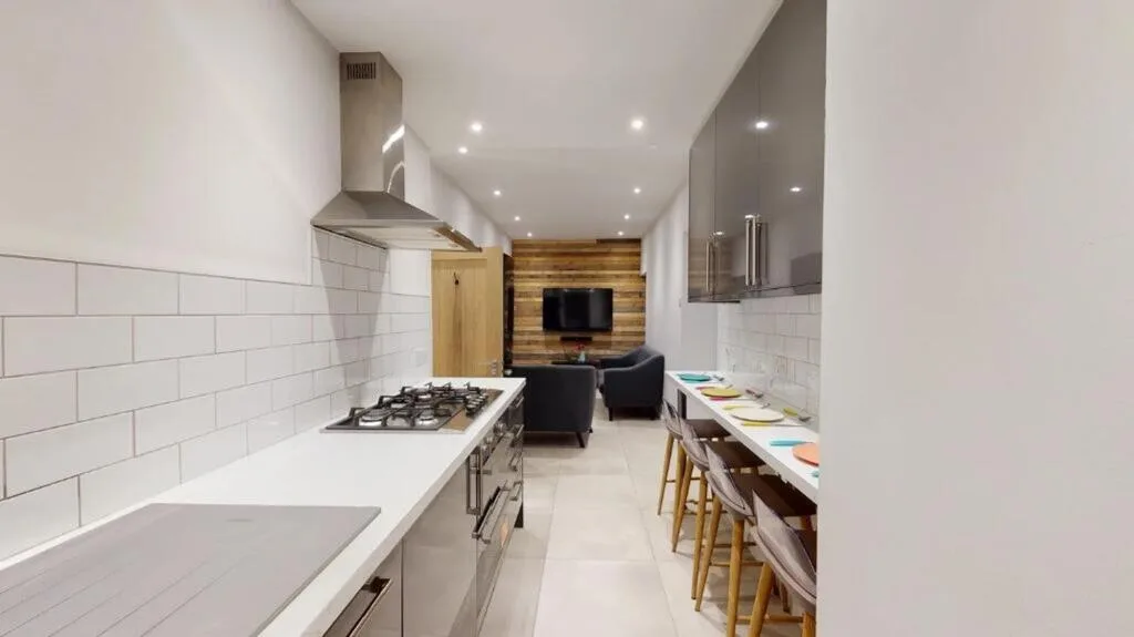 4 bedroom flat for rent