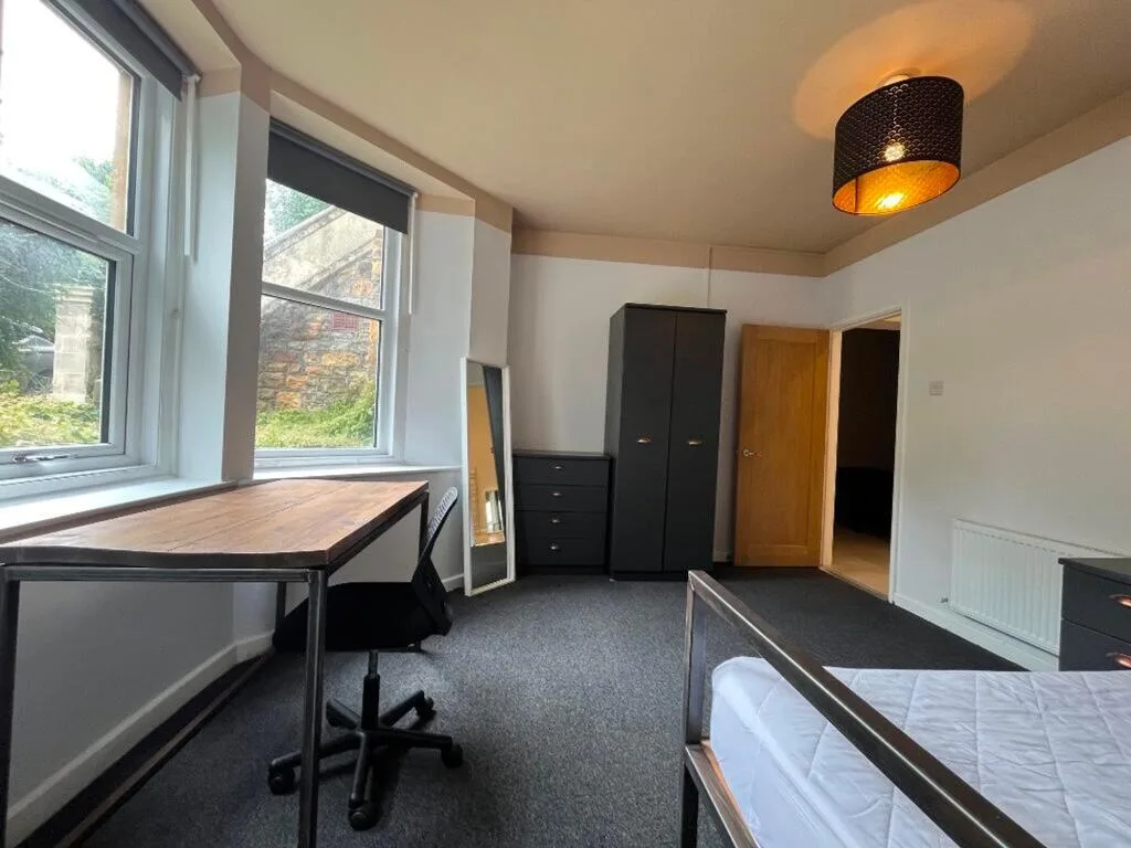 4 bedroom flat for rent
