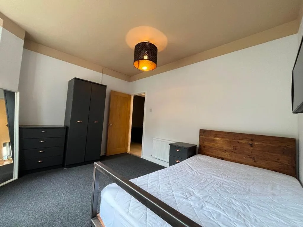 4 bedroom flat for rent