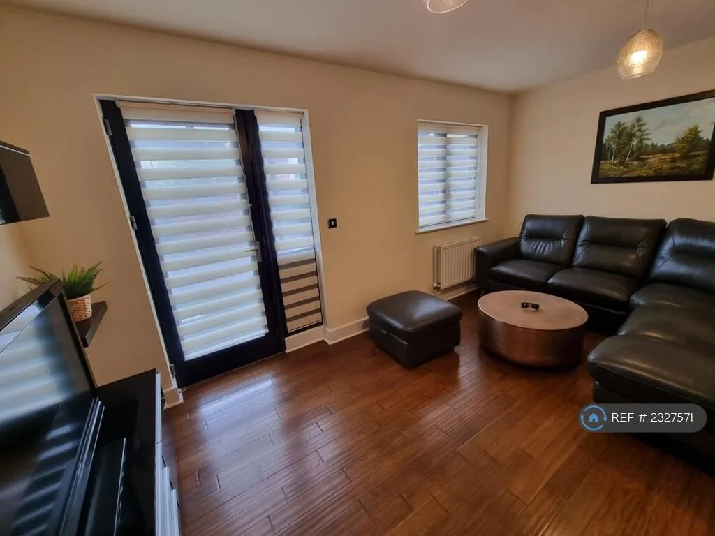 2 bedroom semi-detached house for rent