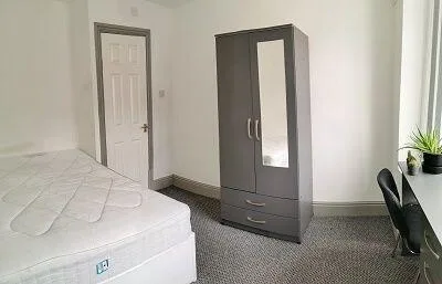 7 bedroom terraced house for rent