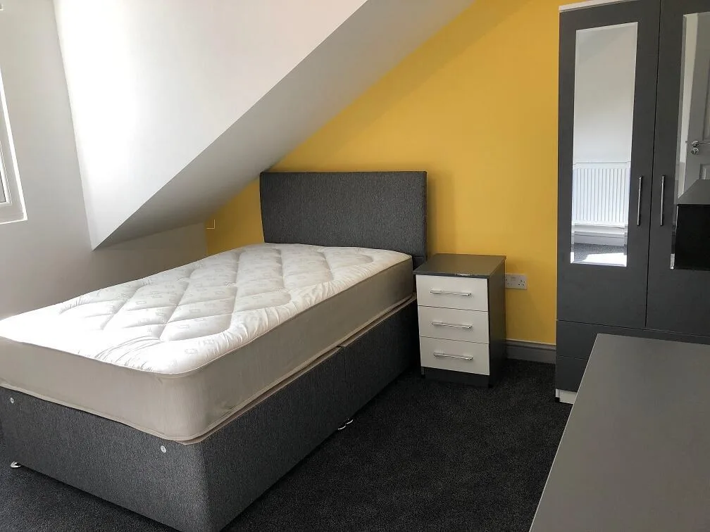 7 bedroom terraced house for rent