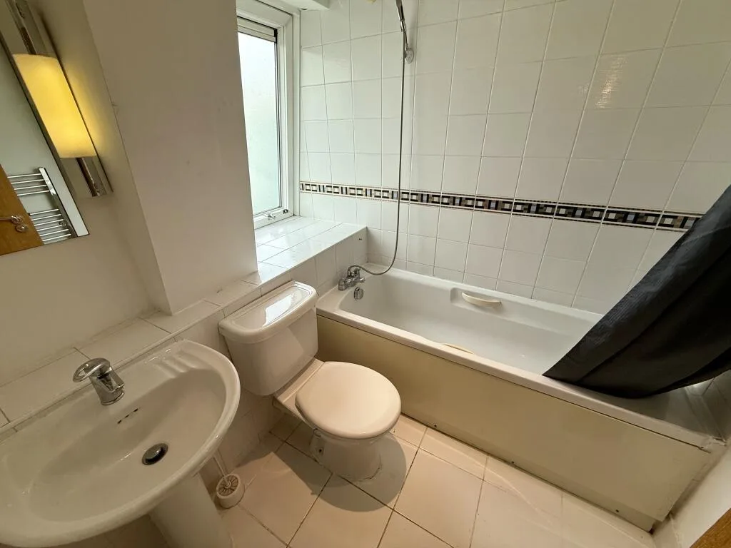 3 bedroom maisonette for rent