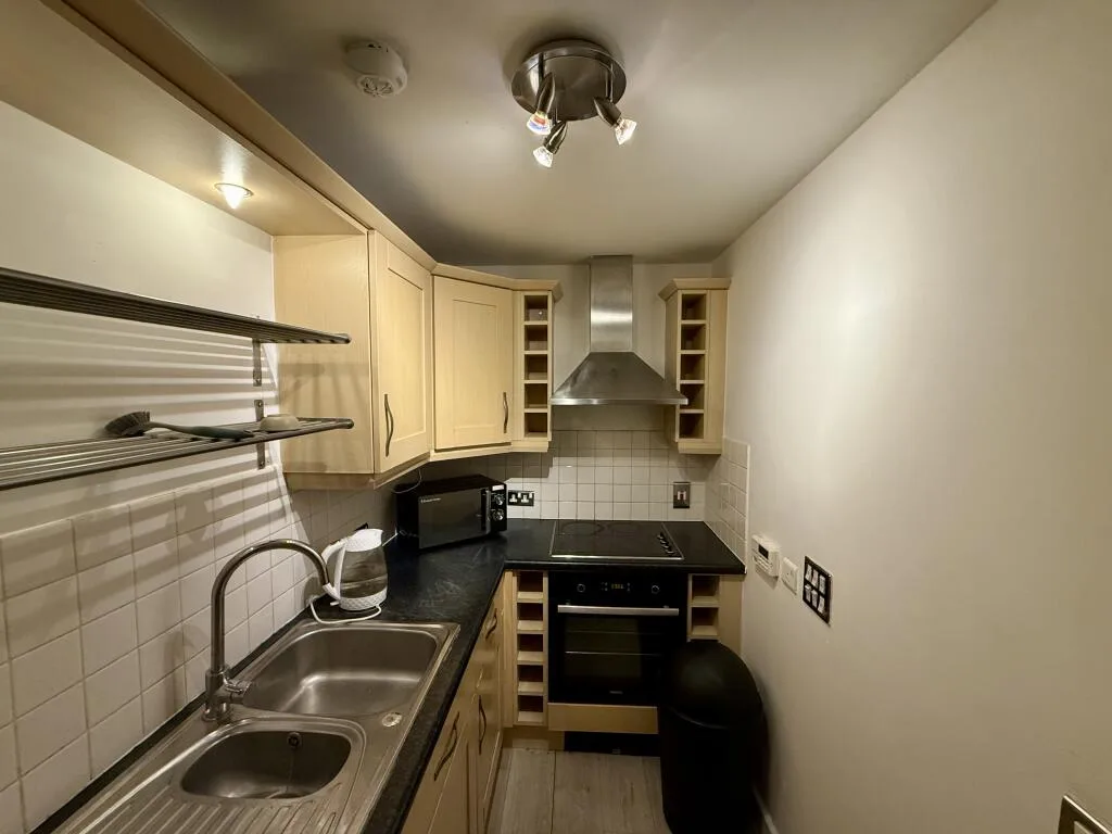 3 bedroom maisonette for rent