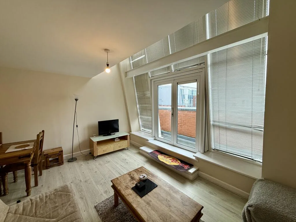 3 bedroom maisonette for rent