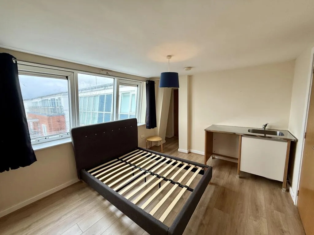 3 bedroom maisonette for rent