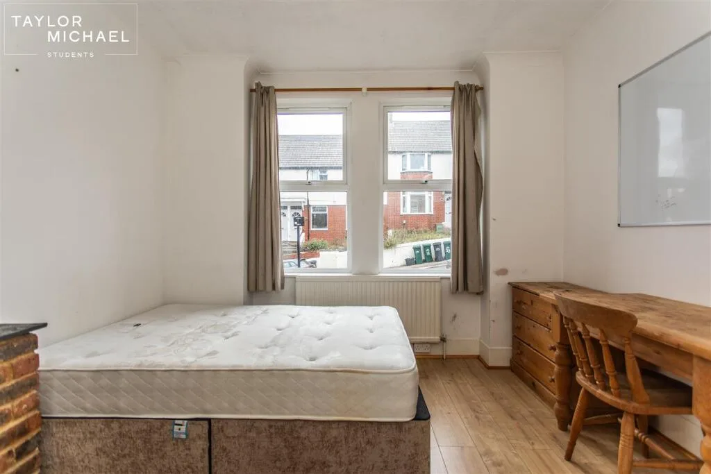 6 bedroom terraced house for rent