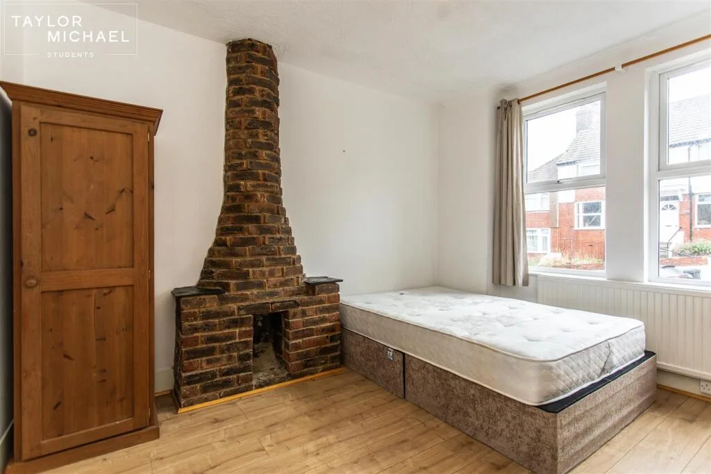 6 bedroom terraced house for rent