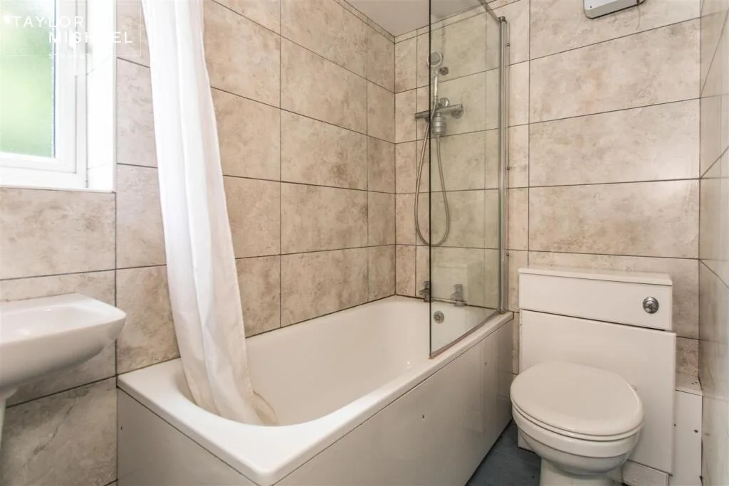 6 bedroom terraced house for rent