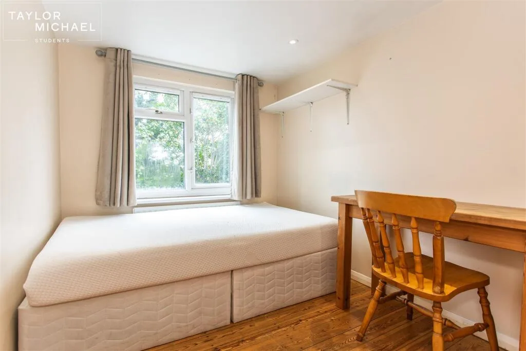 6 bedroom terraced house for rent