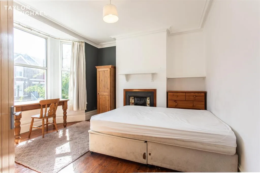 6 bedroom terraced house for rent