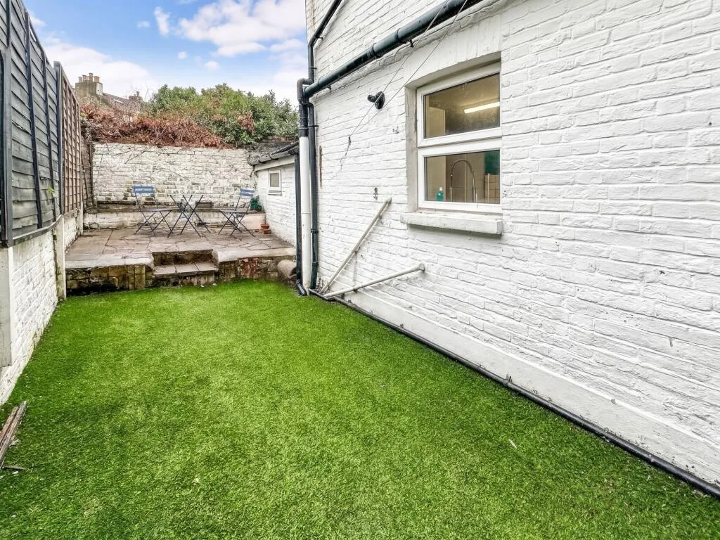 1 bedroom terraced house for rent
