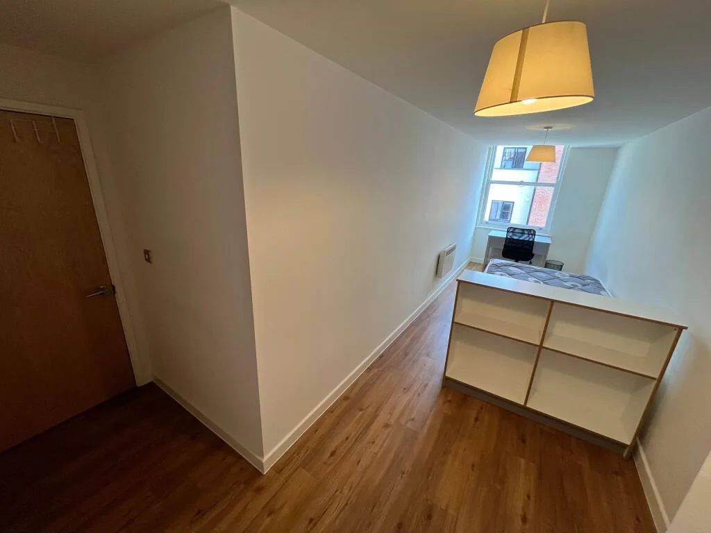 5 bedroom flat for rent
