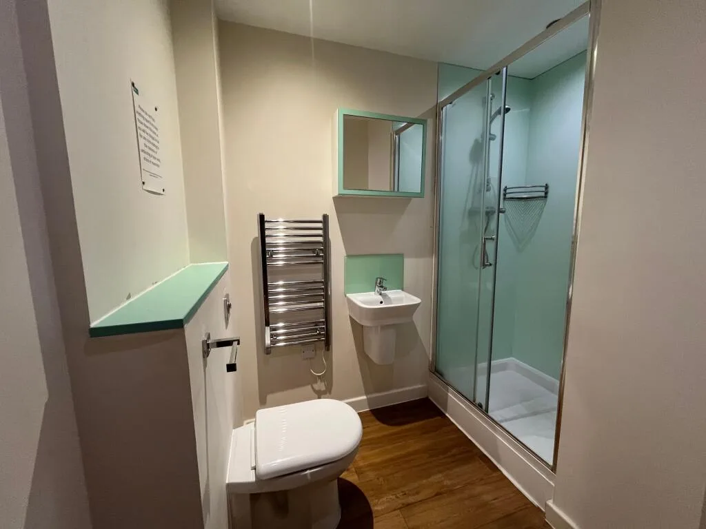 5 bedroom flat for rent